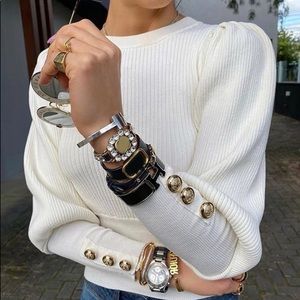 White puff sleeve sweater